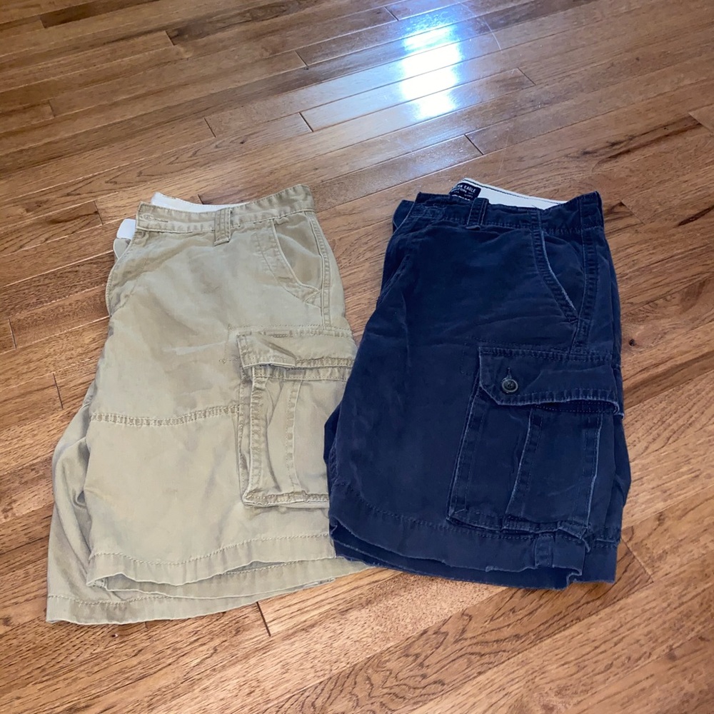 2 pairs of men’s cargo shorts 🩳